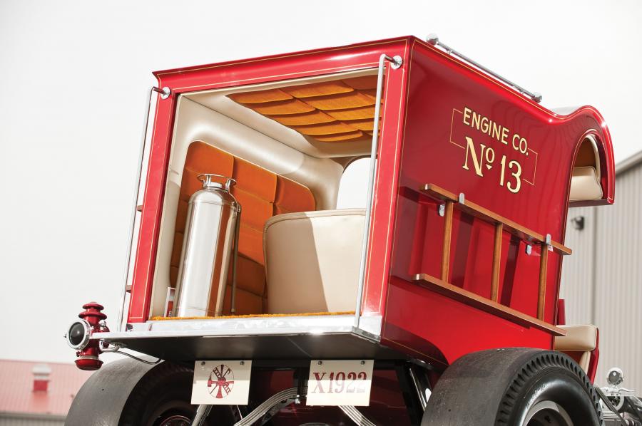  Ford Custom C-Cab Fire Truck 1967 года  (фото 14 из 28)